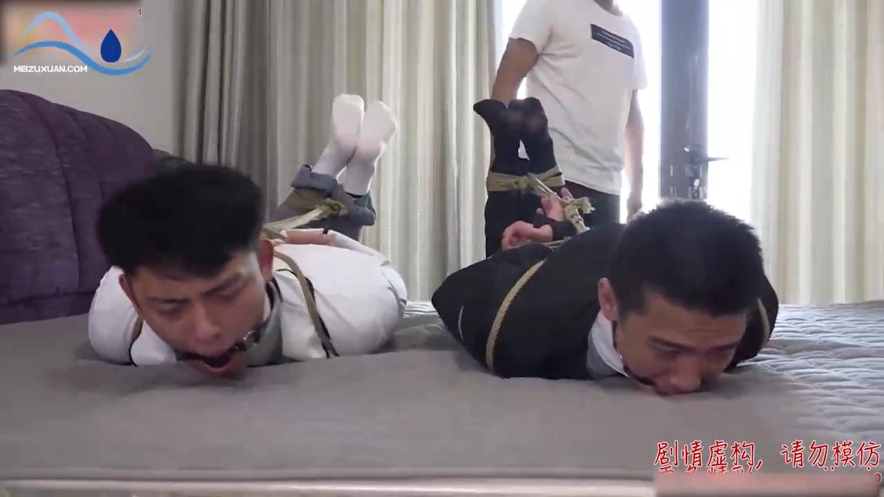 西裝21-西裝帥哥多一人KB下