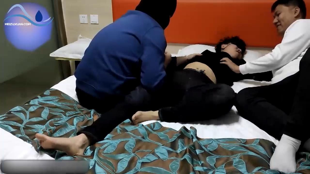 JDD35-怕癢的直男ee被兩人同時TK上身和腳