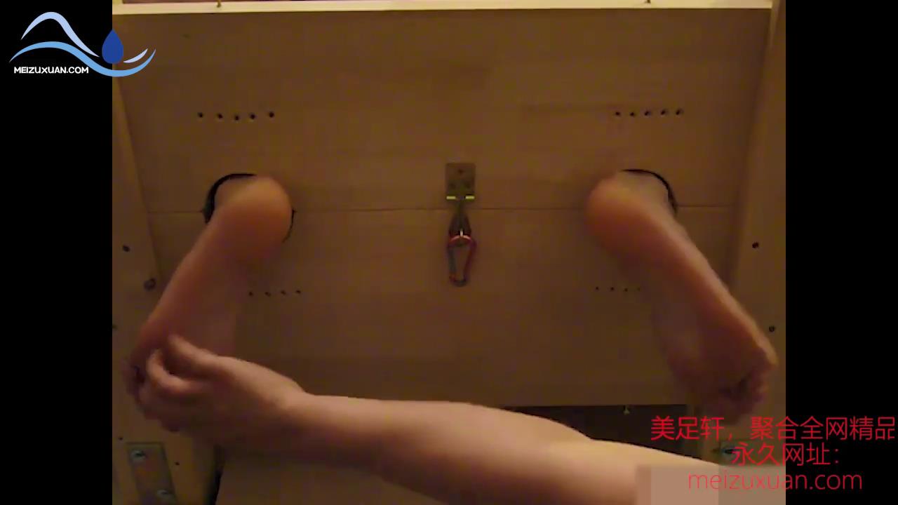 MZB33-男子夾闆