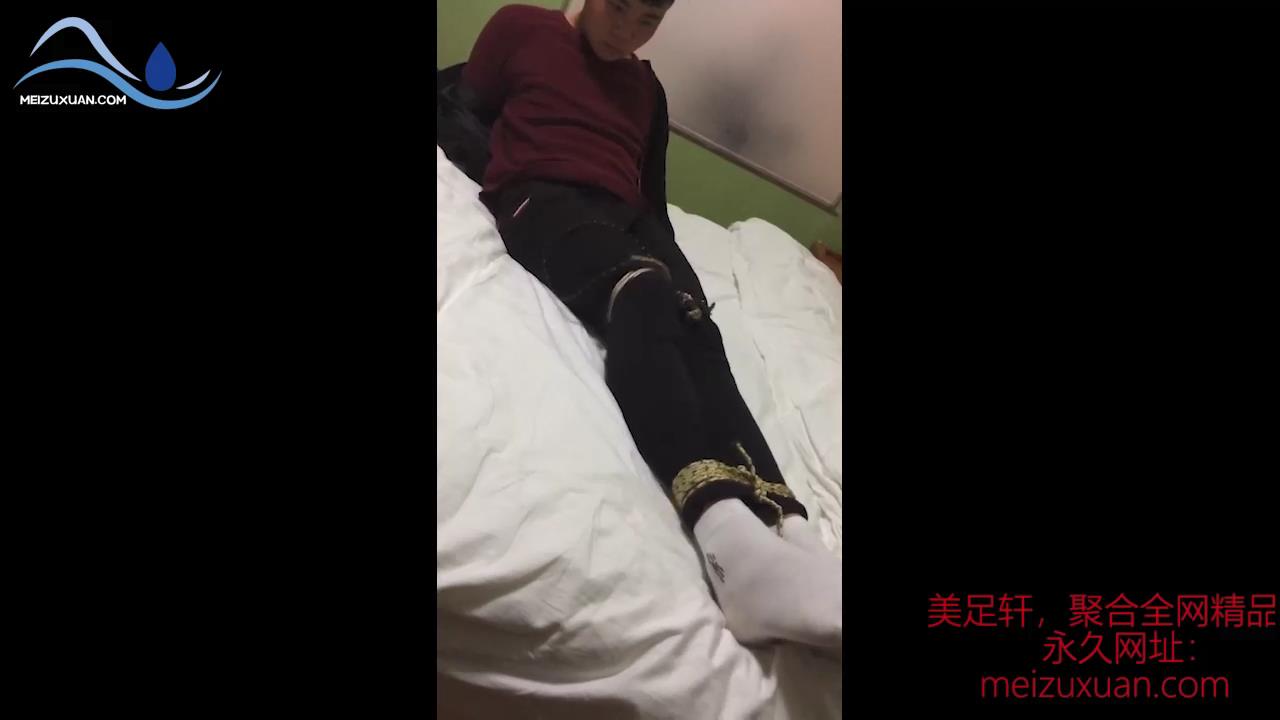 MZB89-白襪男的扭動