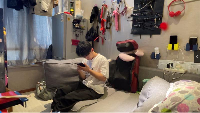 JDD73-超級怕癢的健身教練弟弟沙發體驗白襪撓癢