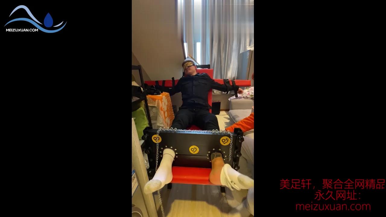 JDD47-東北紋身直男弟弟刑椅鐵鏈鎖光腳撓癢