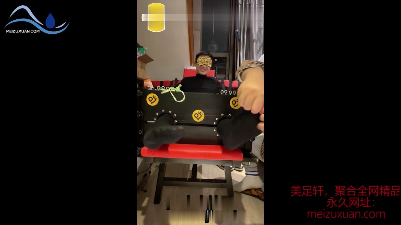 JDD52-超怕癢抖動黑襪帥弟弟首次撓癢體驗