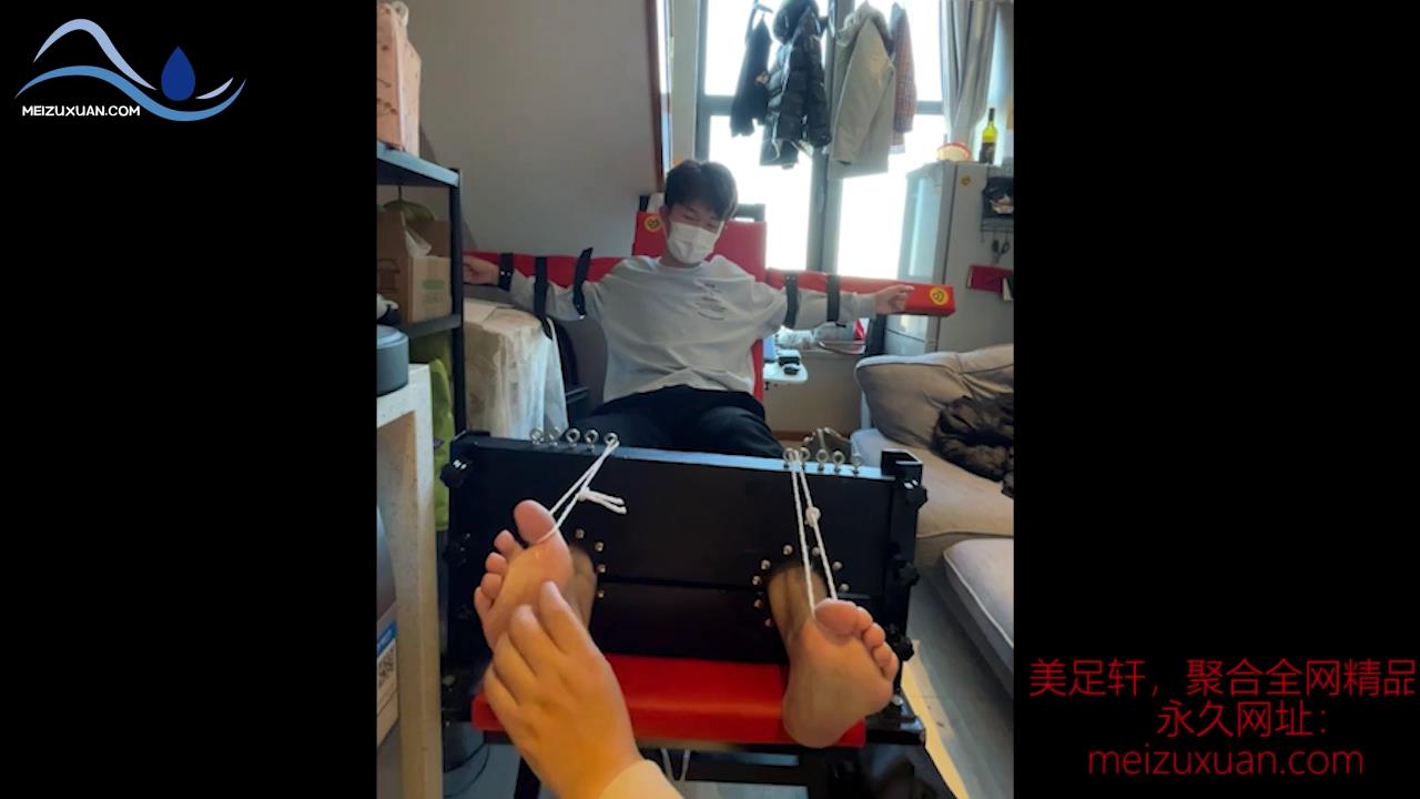 JDD69-小M弟弟的首次撓癢體驗椅子篇