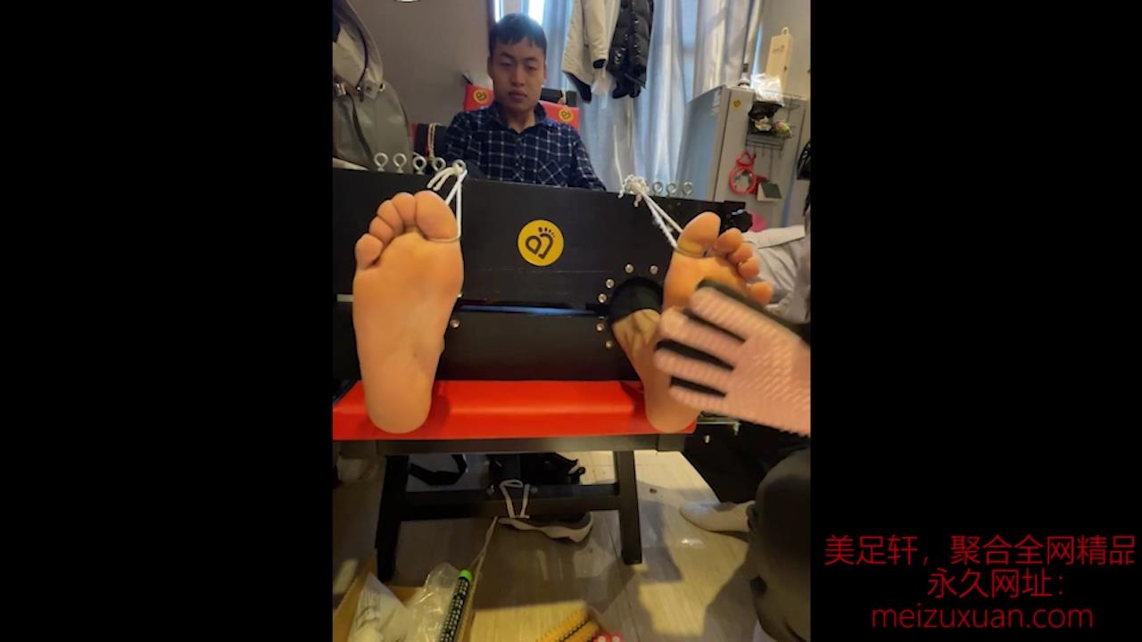 JDD81-怕癢格子衫少年的光腳撓癢體驗