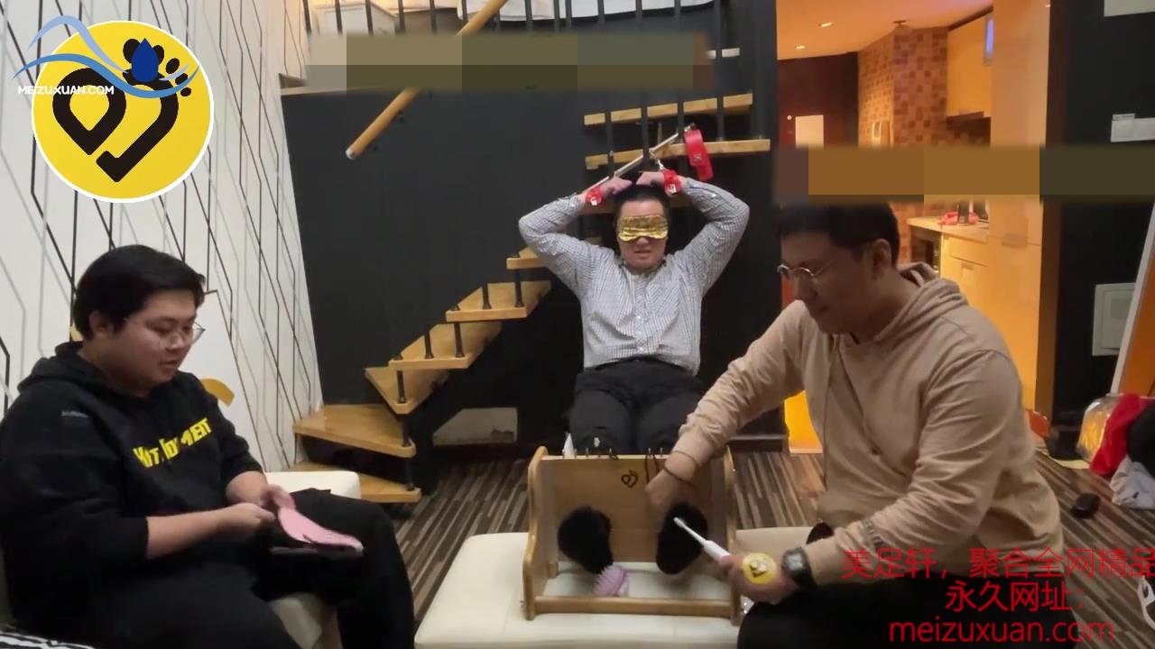 JDD86-(20min）超級怕癢的正裝壯男體驗被雙人同時撓癢