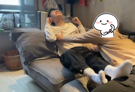 JDD133-眼鏡直男小哥哥首次體驗被撓癢