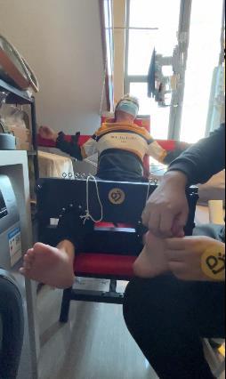 JDD127-（23min）白襪小壯路過帝都椅子撓癢遊戲