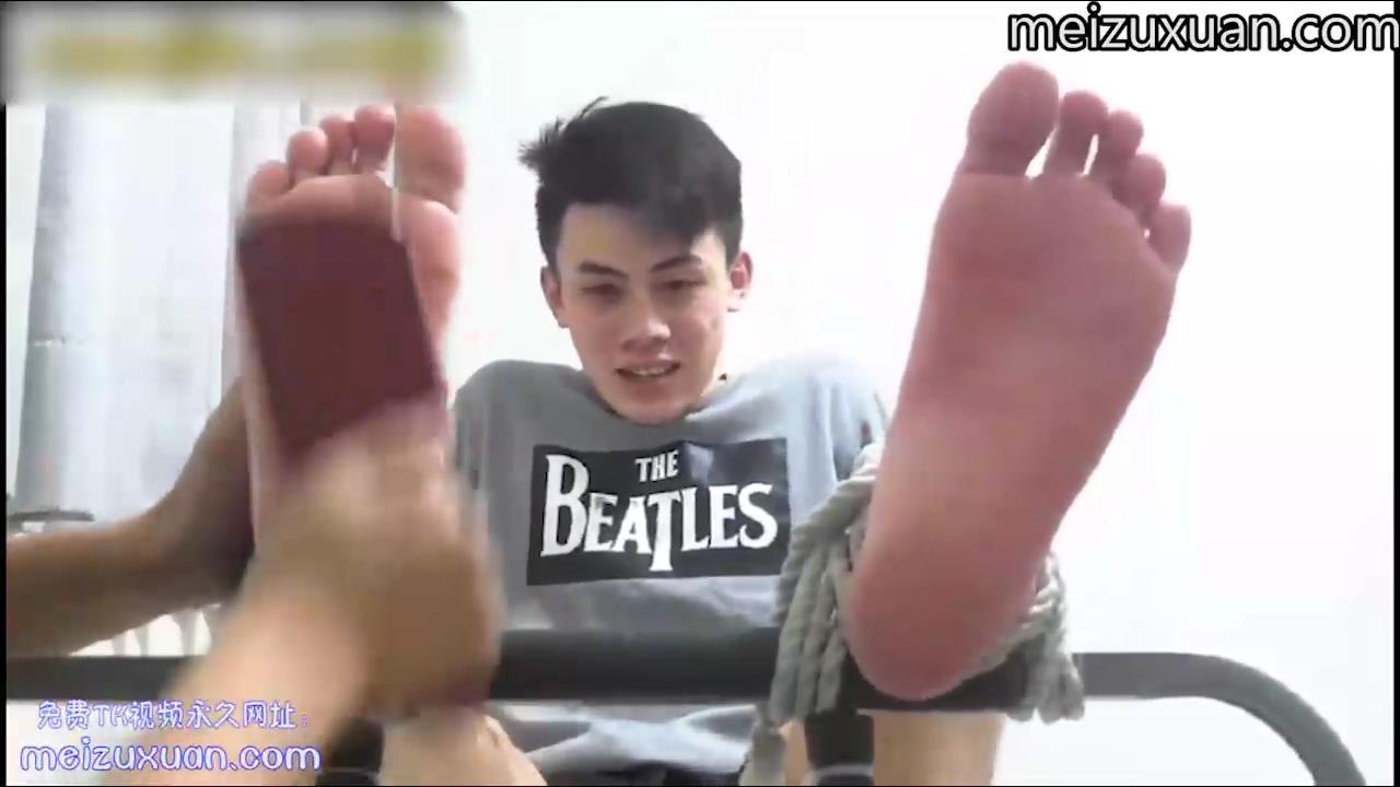 MZB454-陽光男孩被撓光腳