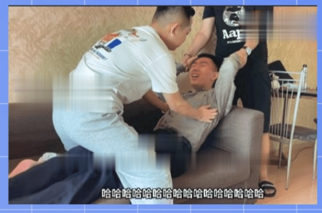 MZB595-超級怕癢絲襪安保被客戶投訴後撓癢