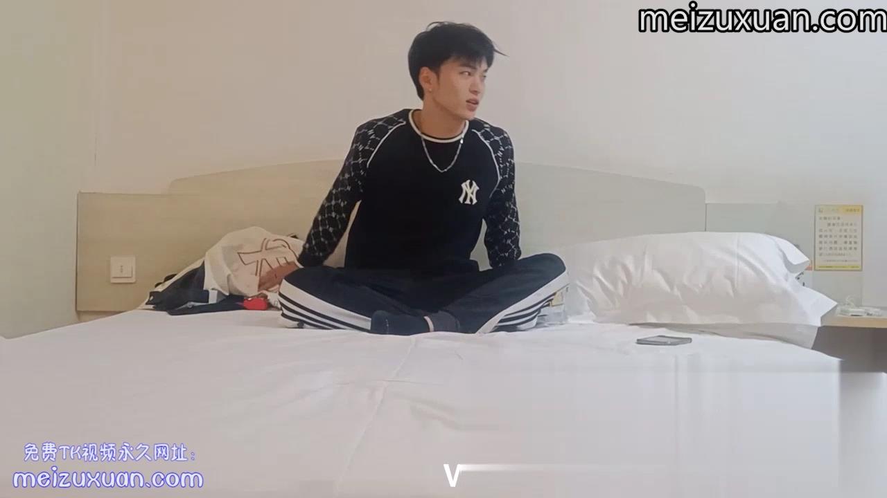 MZB628-(特價超長51分鍾)直男小哥哥玩起了撓癢遊戲去水印版