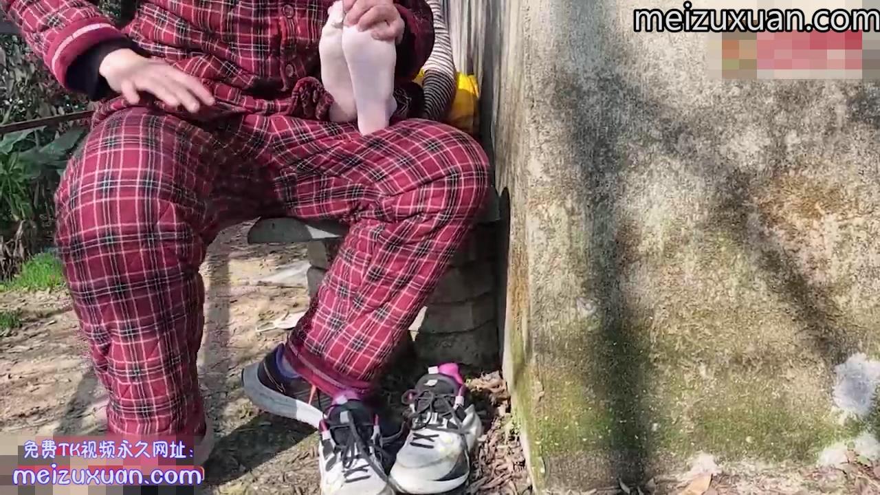 MZB670-瑞安男孩奔赴鄉下與白絲男生玩起戶外TK遊戲（上）