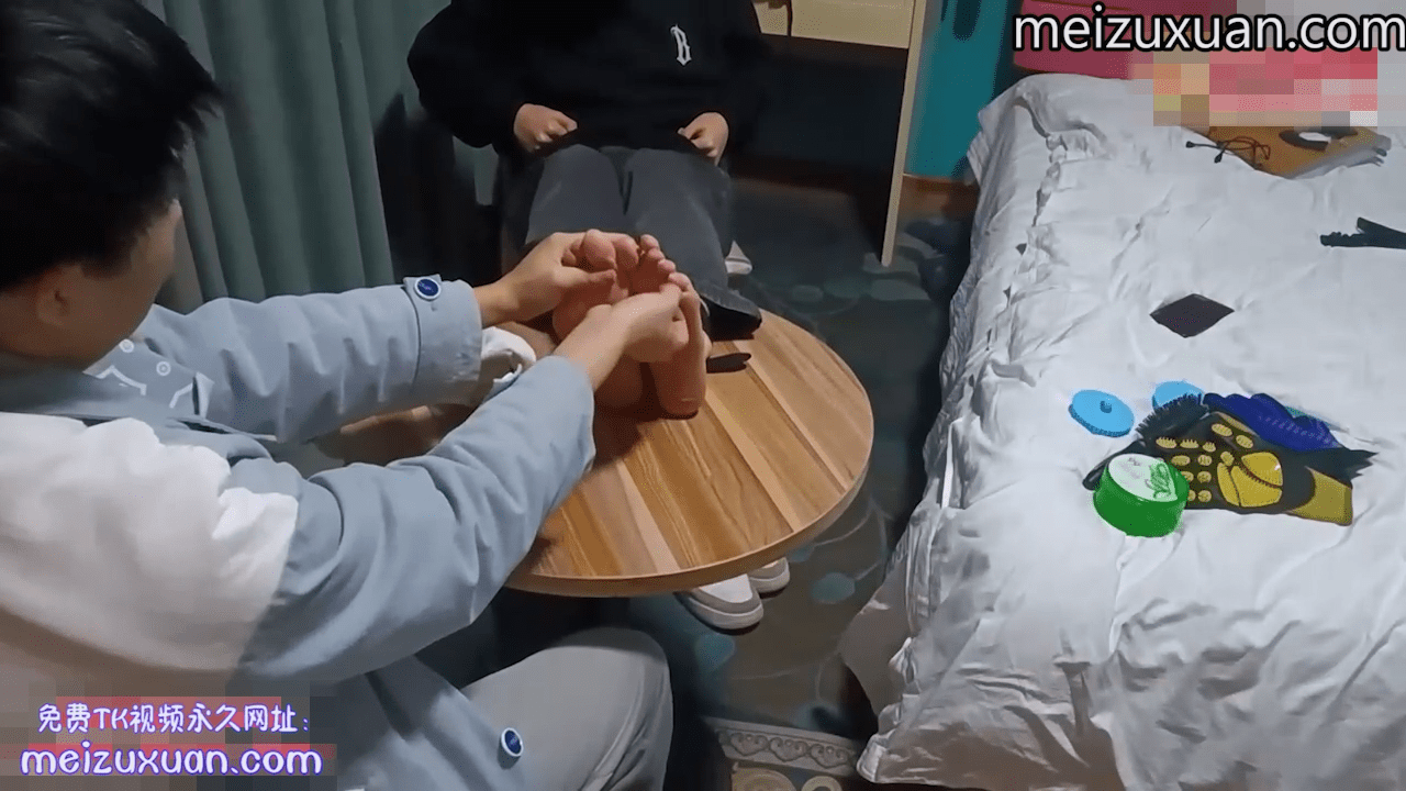 MZB723-吉傲小旋與朋友首發TK好身材黑衣男孩