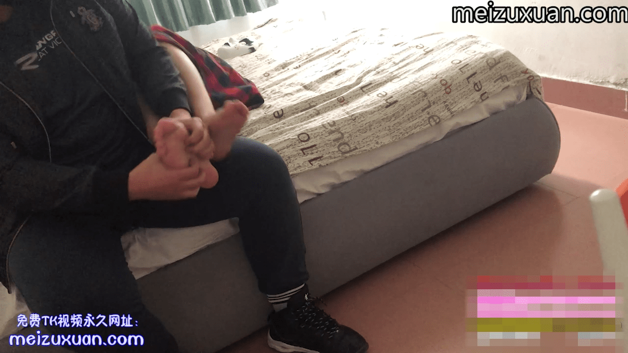 MZG871-女生熊貓被撓
