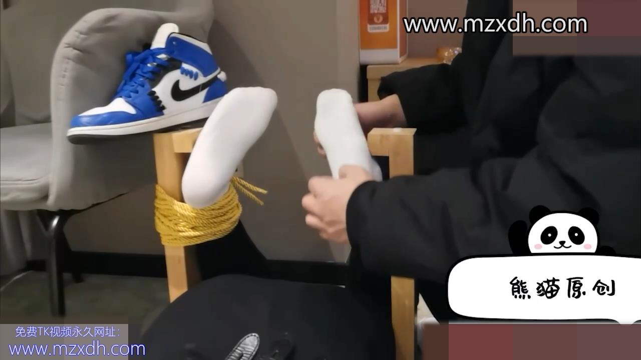 MZB1745-帥氣小奶狗！反向拘束TK超白超嫩的腳丫！