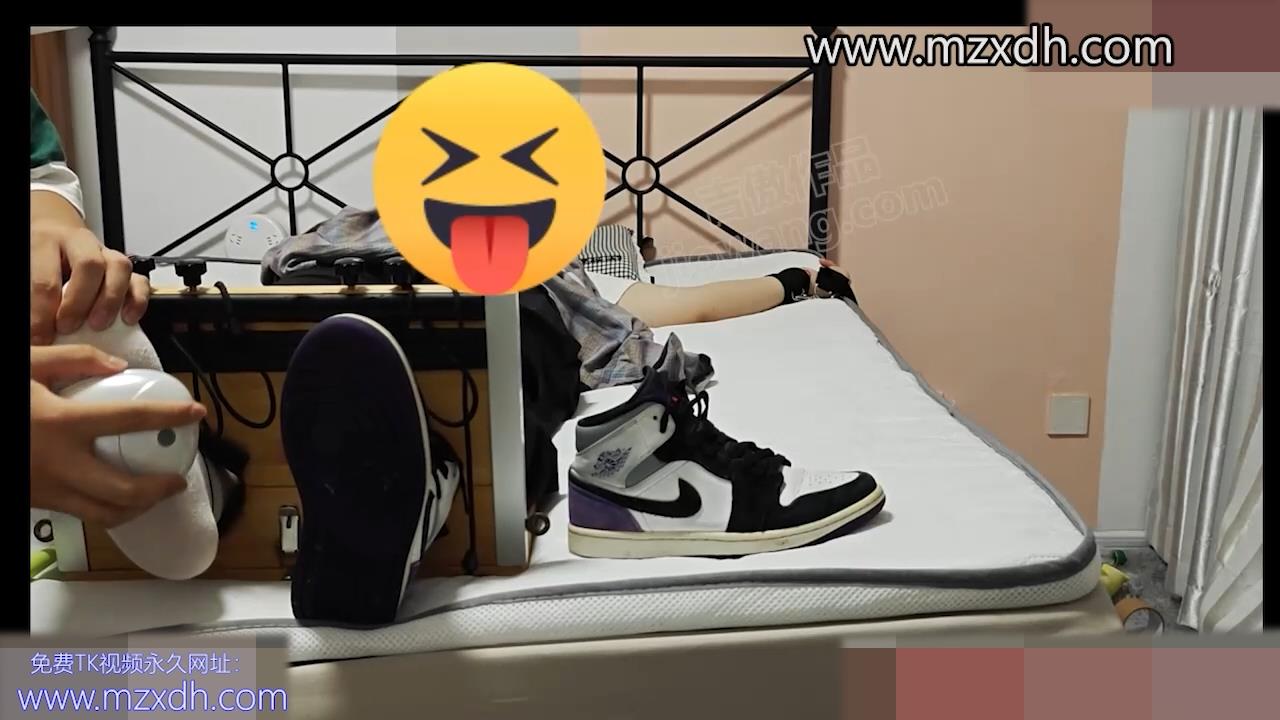 MZB1857-可愛男大被小狼撓到崩潰求饒