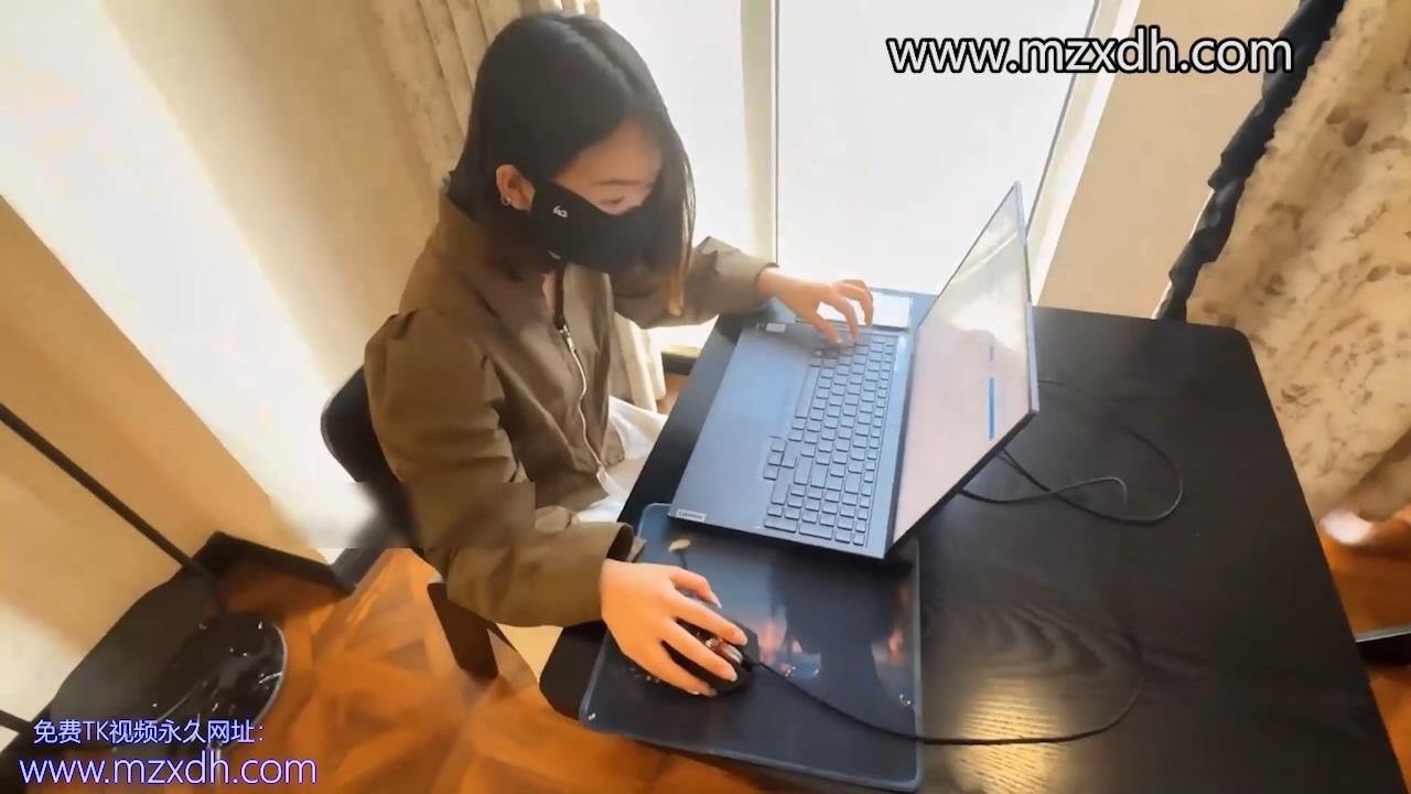 MZG1279-撓癢上班中的漂亮腳丫
