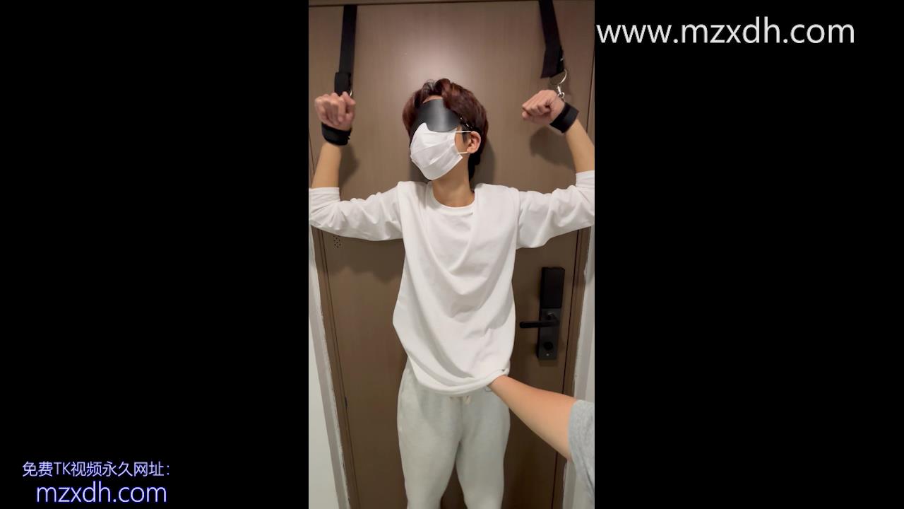 MZB2073-白衣帥哥被撓上身