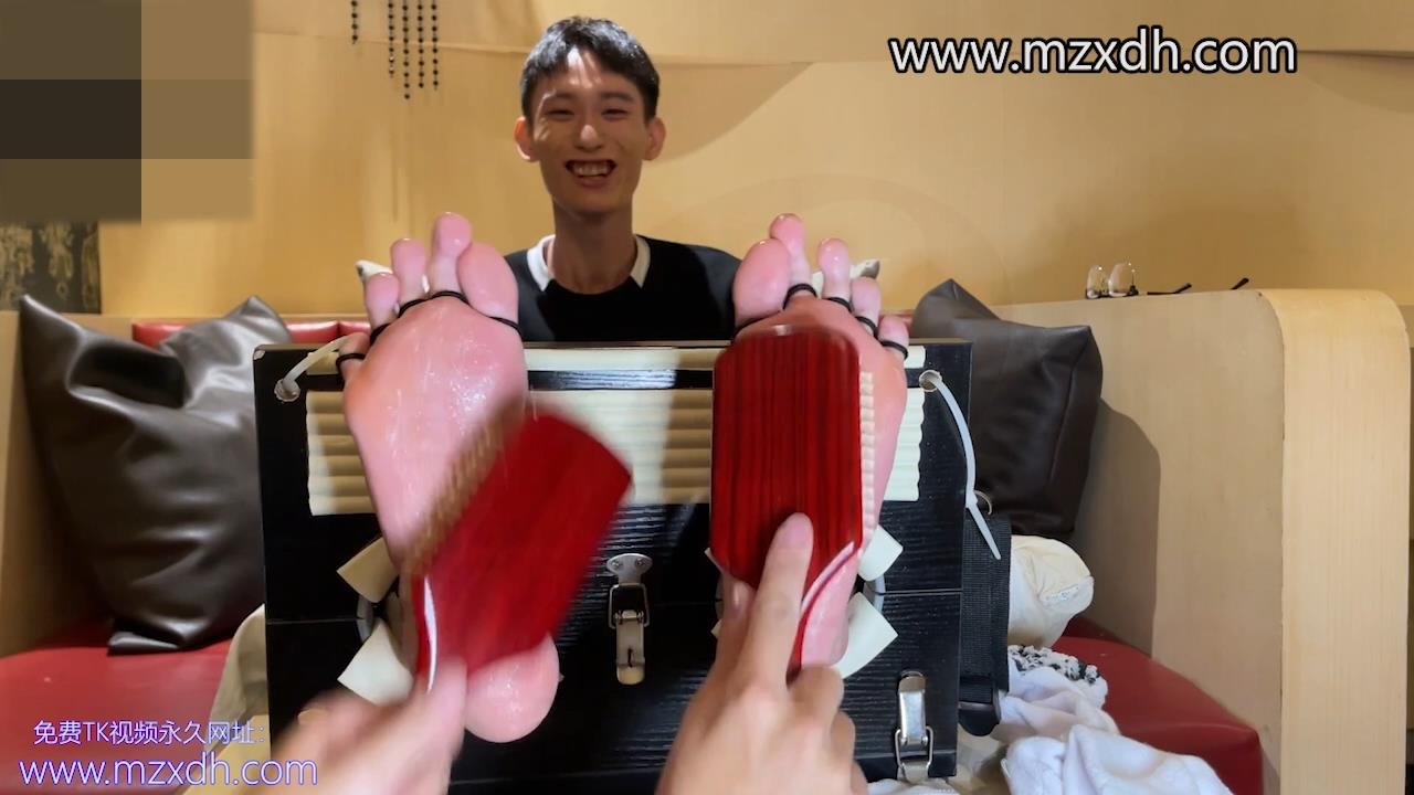 TF12-TICKLING long toe handsome in STOCK