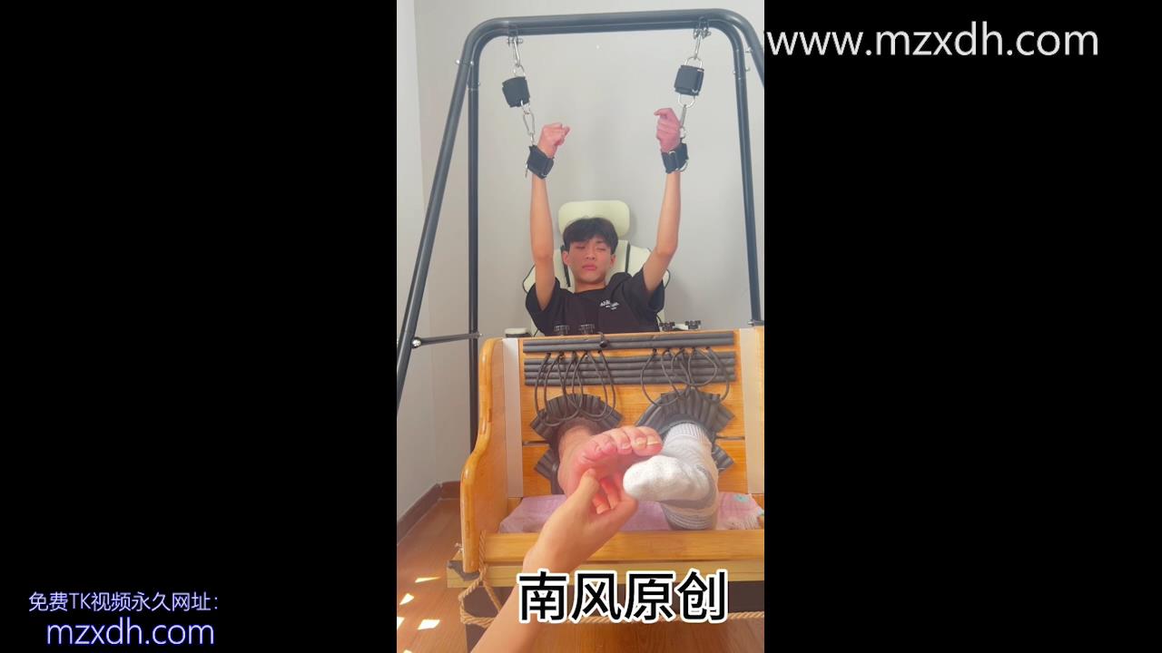 MZB2380-南風挂架撓小哥