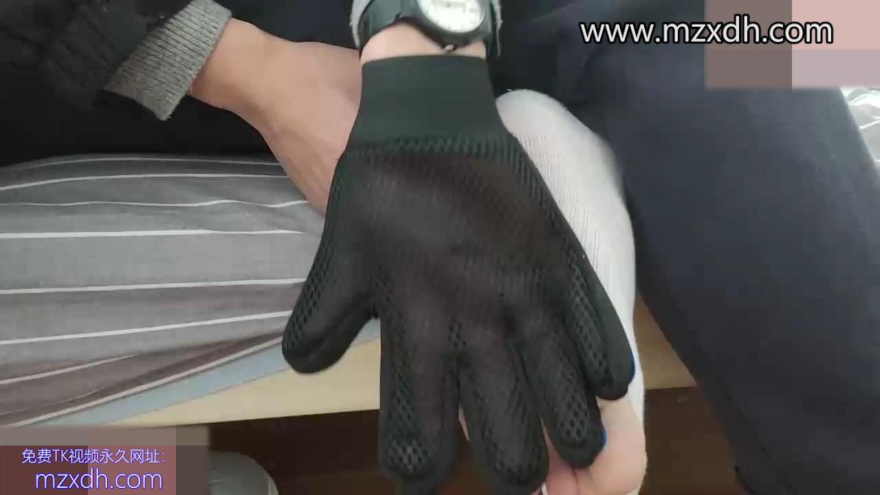 MZB2383-覆羽元宵節TK怕癢白襪男生