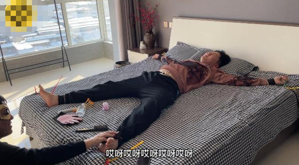 JDD183-雪景中直男小壯哥哥床上大字固定後撓癢放松