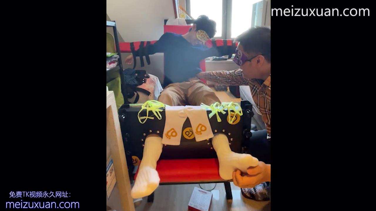 MZB987-白襪大學生的首次撓癢體驗
