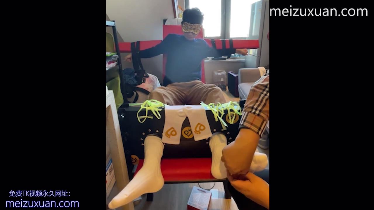 MZB987-白襪大學生的首次撓癢體驗