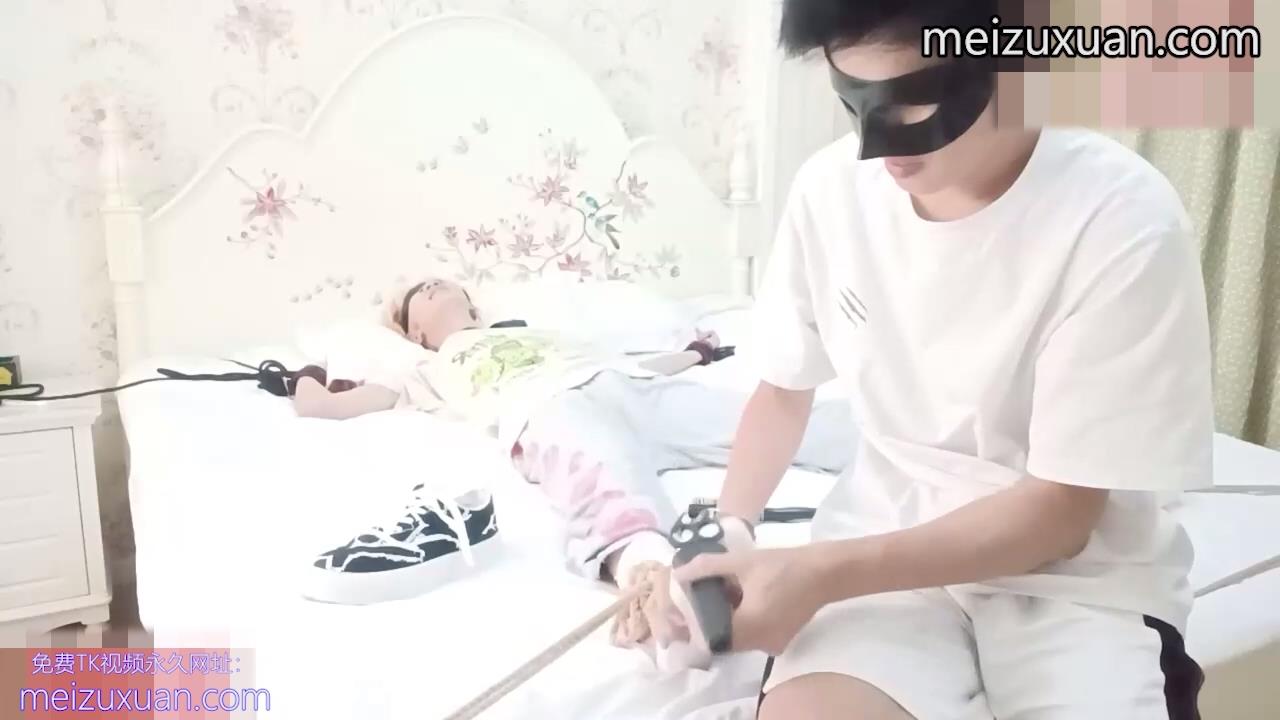 MZB1015-18歲嫩腳奶狗的tk遊戲（白襪篇）