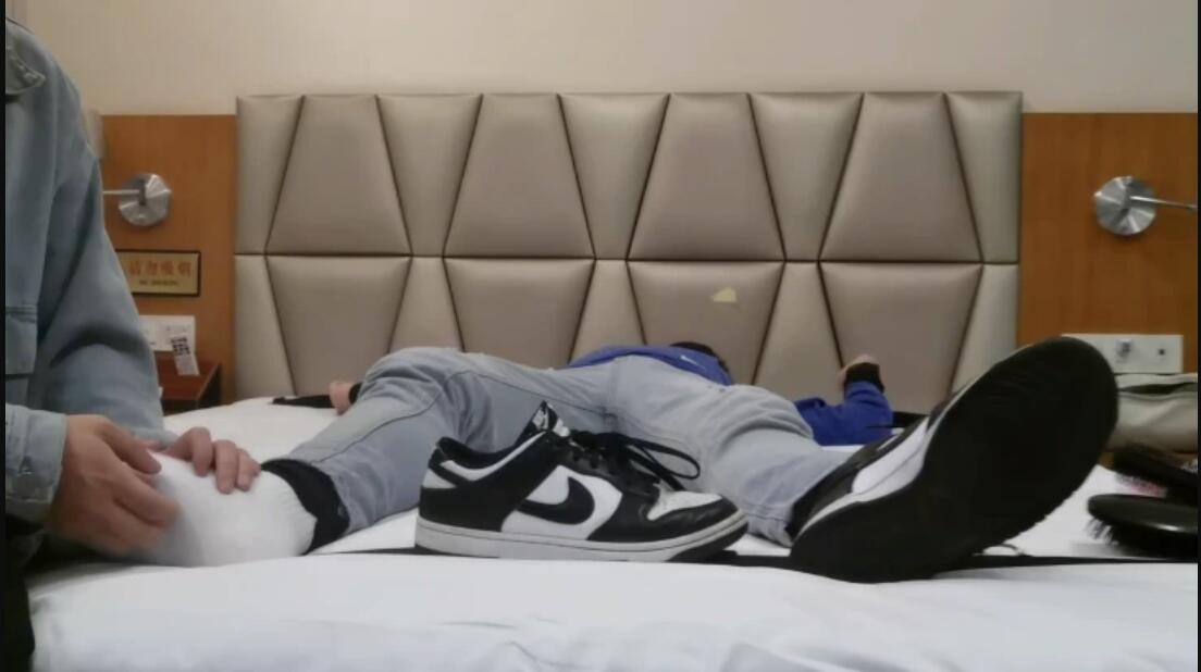 MZB1087-超級怕癢高校直男被熊貓撓