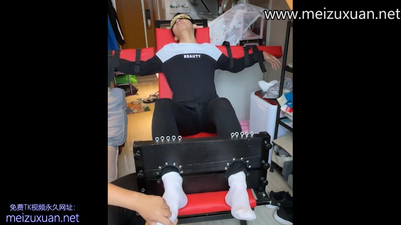 MZB1194-超級怕癢直男的刑椅子白襪撓腳