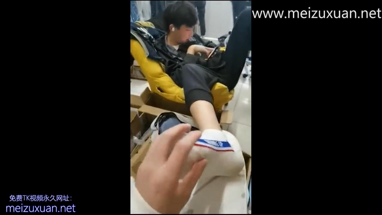 MZB1215-大學宿舍玩TK的男孩子們