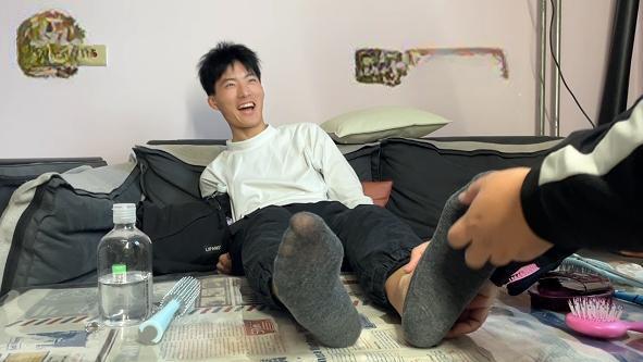 MZB1301-山東怕癢直男面試被撓癢