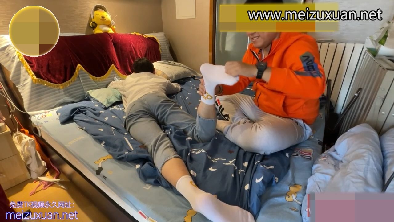 MZB1389-怕癢溫柔學弟的特殊兼職（床上白襪光腳）