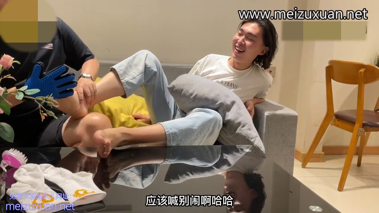 MZB1447-（字幕，光腳）超級怕癢溫柔小哥被撓