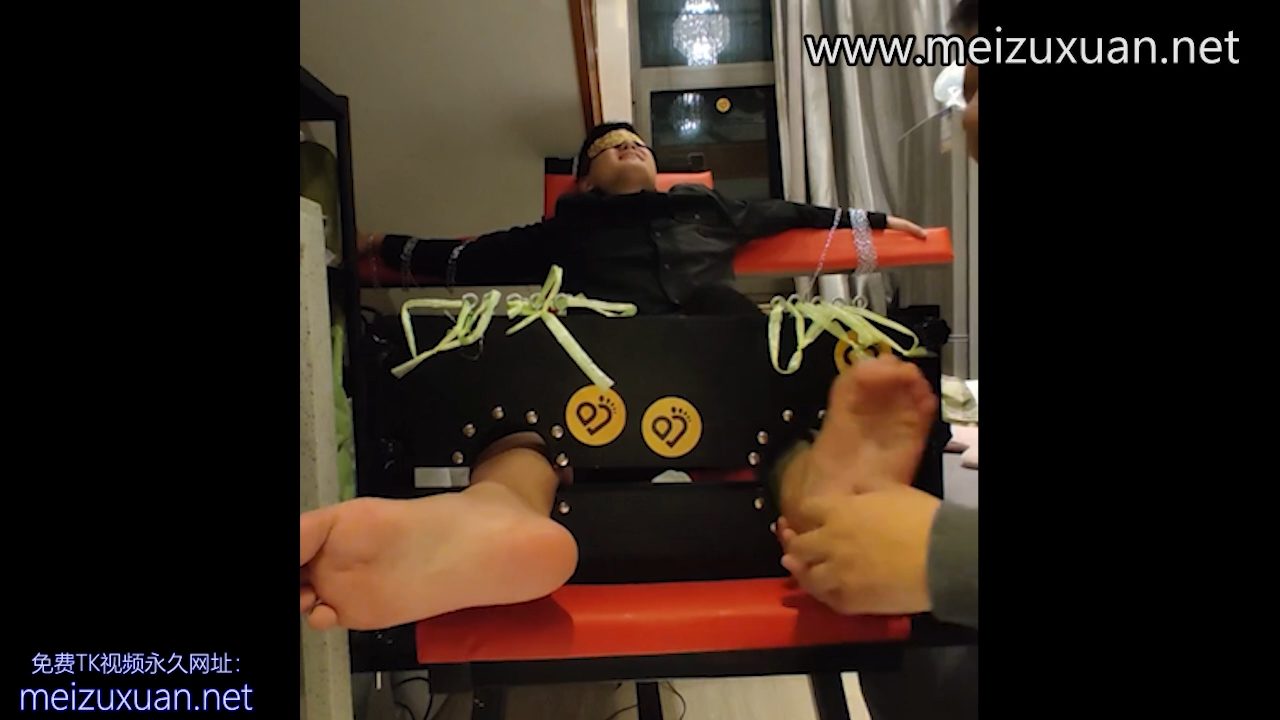 MZB1484-超怕癢紋身直男被撓腳