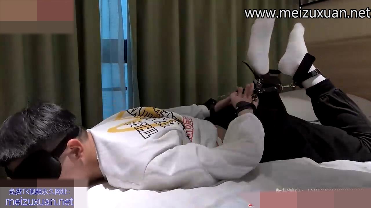 MZB1522-吉傲皇帝約現白衣怕癢小哥（白襪篇）