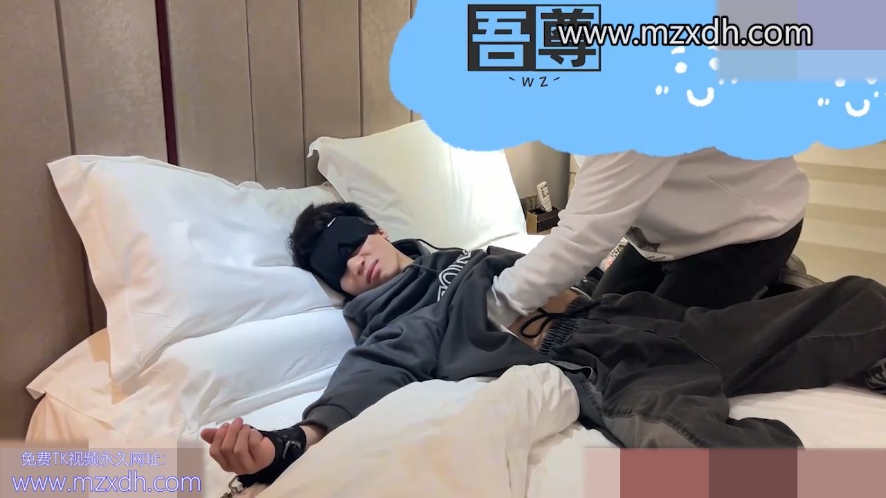MZB1631-吾尊TK反差帥氣男高的腳心(上身破防篇)