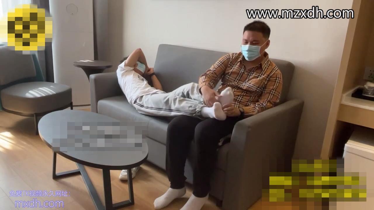 MZB1640-帥氣露臉實習男孩的白襪撓癢